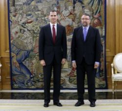 Su Majestad el Rey con el representante de Foro Asturias (FORO), Isidro Manuel Martínez Oblanca