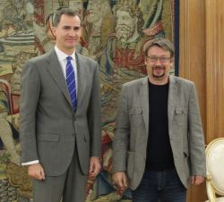 Su Majestad el Rey con Francesc Xavier Domènech Sampere, representante de En Comú-Podem (EN COMÚ)