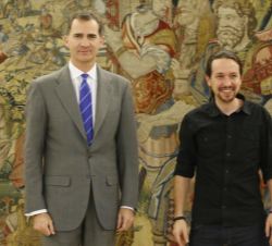 Don Felipe junto a Pablo Iglesias Turrión, de Podemos (PODEMOS)