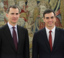 Don Felipe junto a Pedro Sánchez Pérez-Castejón, del Partido Socialista Obrero Español (PSOE)
