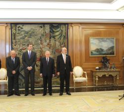 La presidenta de CEAL Ibérico y secretaria del jurado, Núria Vilanova, procede a la lectura del acta del "II Premio Enrique V. Iglesias al Desarr