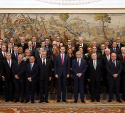 Fotografía de grupo de Su Majestad el Rey con el Consejo General de Colegios Oficiales de Graduados Sociales de España