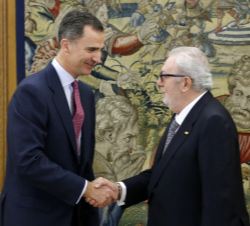 Su Majestad el Rey recibe el saludo del presidente de la Asamblea Parlamentaria del Consejo de Europa, Pedro Agramunt Font de Mora