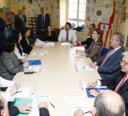 Vista general de la reunión de trabajo sobre la labor educativa que realiza el colegio del hospital