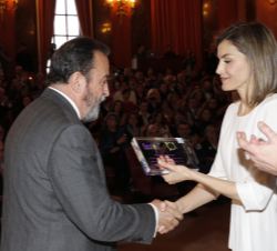 Su Majestad la Reina entrega el Premio a la Promoción y Defensa de los Derechos a Santiago Calvo Sotelo, socio-director de Cremades & Calvo-Sotelo