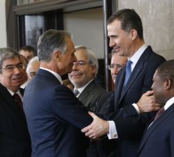Su Majestad el Rey recibe el saludo del presidente de la República Portuguesa, Aníbal Cavaco Silva