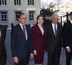 Doña Letizia, el ministro de Sanidad, Servicios Sociales e Igualdad en funciones, el presidente del BBVA, el presidente del Patronato de la Fundación 