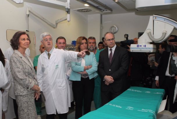 Su Majestad la Reina Doña Sofía durante su visita a las instalaciones del Área de Radiodiagnóstico