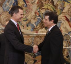 Don Felipe recibe la medalla de oro de la Academia de Extremadura de las Letras y las Artes
