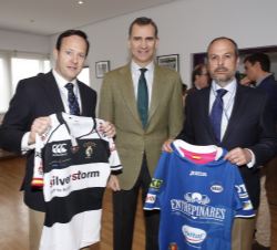 Don Felipe, con los presidentes del SilverStorm El Salvador y el VRAC Quesos Entrepinares