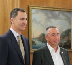 Su Majestad el Rey con el representante designado por Compromís-Podemos-És el Moment (PODEMOS-COMPROMÍS), Joan Baldoví Roda