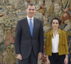 Su Majestad el Rey con la representante designada por Podemos-En Marea-Anova-EU, Alexandra Fernández Gómez