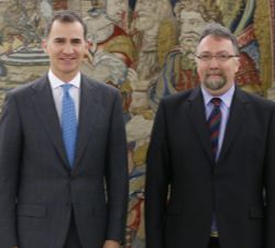 Su Majestad el Rey con el representante de Foro Asturias (FORO), Isidro Manuel Martínez Oblanca