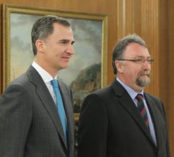 Su Majestad el Rey con el representante de Foro Asturias (FORO), Isidro Manuel Martínez Oblanca