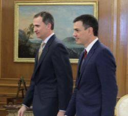 Su Majestad el Rey con el representante designado por Partido Socialista Obrero Español (PSOE), Pedro Sánchez Pérez-Castejón
