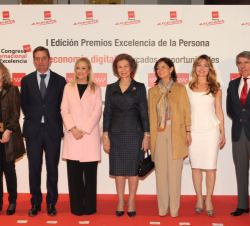Doña Sofía, la presidenta de la Comunidad de Madrid, la presidenta de la Asamblea de Madrid, el secretario de Estado de Economía y Apoyo a la Empresa,