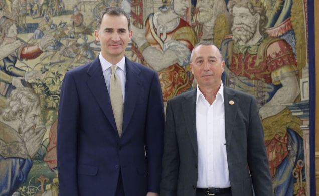 Su Majestad el Rey con el representante designado por Compromís-Podemos-És el Moment (PODEMOS-COMPROMÍS), Joan Baldoví Roda