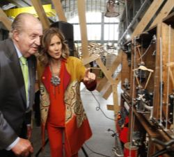 Don Juan Carlos, acompañado de Cristina Garmendia, en la zona MarketLab