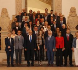 Doña Letizia, con los asistentes a la sesión inaugural del XI Seminario Internacional de Lengua y Periodismo