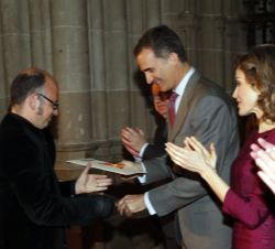 Su Majestad el Rey entrega el Premio Nacional de Literatura Modalidad Literatura Dramática 2014 a Manuel Calzada Pérez