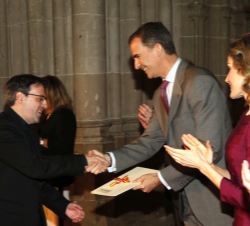 Su Majestad el Rey entrega el Premio Nacional de Literatura Infantil y Juvenil 2014 a Diego Arboleda