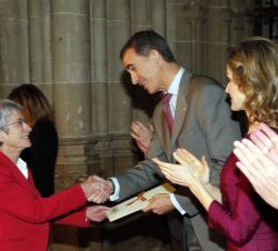 Su Majestad el Rey entrega el Premio Nacional la Mejor Traducción 2014 a María Alonso Seisdedos