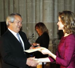 Su Majestad la Reina entrega el Premio Nacional a la Mejor Labor Editorial Cultural 2015 a José M. García Sánchez de Antonio Machado Libros