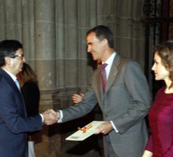 Su Majestad el Rey entrega el Premio Nacional de Fomento de la Lectura 2015 a César Coca del suplemento “Territorios de la Cultura” del di