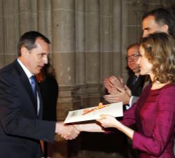Su Majestad la Reina entrega el Premio Nacional de Fomento de la Lectura 2015 a Raúl Cremades de la Fundación Alonso QuijanoCasa de S.M. el Rey
