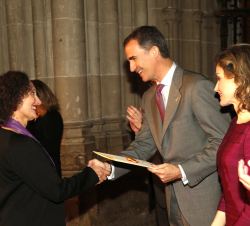 Su Majestad el Rey entrega el Premio Nacional de Danza Modalidad Interpretación 2014 a Nazareth Panadero