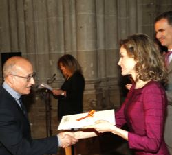 Su Majestad la Reina entrega el Premio Nacional de Fotografía 2015 a Juan Manuel Castro Prieto