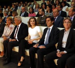 Doña Letizia en el auditorio durante el inicio de las intervenciones