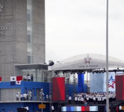 Vista General del escenario donde se encontraba Don Juan Carlos junto al resto de Jefes de Estado y de Gobierno y representantes gubernamentales invit