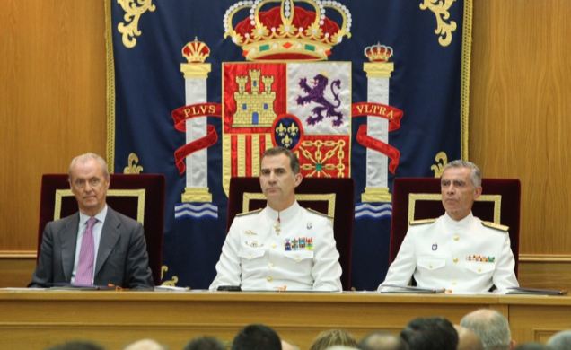 Su Majestad el Rey durante el acto de clausura del XVII Curso de Estado Mayor de la Escuela Superior de las Fuerzas Armadas