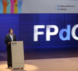 El presidente de la Fundación Princesa de Girona, Francisco Belil, durante la presentación de la conferencia