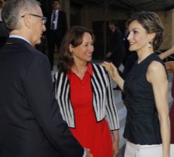 Doña Letizia, con la ministra de Medio Ambiente de la República Francesa, Ségolène Royal, y el secretario de Estado para el Desarrollo y la Franconofí