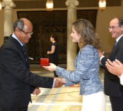 Su Majestad la Reina entrega el "Premio Reina Letizia de Accesibilidad Universal de Municipios", Candidaturas Latinoamericanas, al Gobierno 