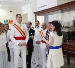 Su Majestad el Rey inicia el recorrido por las diferentes salas del Museo