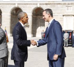 Su Majestad Rey recibe al Presidente de los EE.UU., Barack Obama, a su llegada al Palacio Real