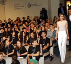 Su Majestad la Reina a su llegada al Conservatorio Superior de Música “Eduardo Martínez Torner”