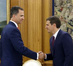 Su Majestad el Rey con Albert Rivera representante de Ciudadanos-Partido de la Ciudadanía (C's)