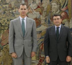 Su Majestad el Rey con Aitor Esteban, representante de Euzko Alderdi Jeltzalea-Partido Nacionalista Vasco (EAJ-PNV)