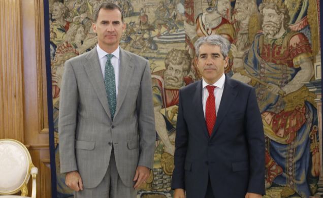 Su Majestad el Rey con Francesc Homs, representante de Convergència Democrática de Catalunya