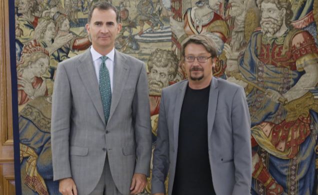 Su Majestad el Rey con Francesc Xavier Domènech, representante de En Comú Podem-Guanyem el Canvi