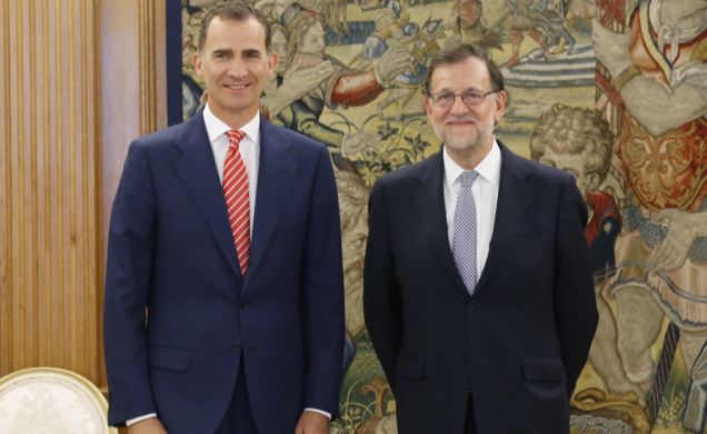 Su Majestad el Rey con Mariano Rajoy representante del Partido Popular (PP) 