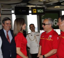 Sus Majestades los Reyes son recibidos por el presidente del Consejo Superior de Deportes, Miguel Cardenal, y el presidente y el secretario general de