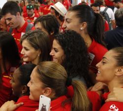 La Reina con los deportistas españoles