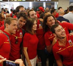La Reina con los deportistas españoles