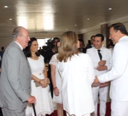 Encuentro de las delegaciones extranjeras asistentes a la toma de posesión del Presidente de la República Dominicana, antes del comienzo de la ceremon