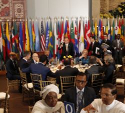 Vista de la mesa de Su Majestad el Rey durante el brindis del Secretario General de la ONU en el almuerzo ofrecido en honor de los Jefes de Estado y d